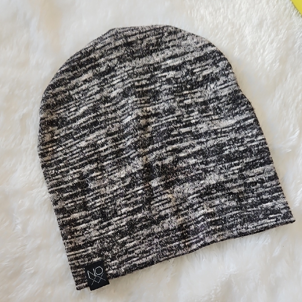 Noxx Black and White Knit Beanie